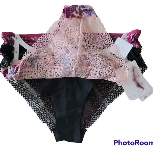 Jessica Simpson 3 pack Panties - Picture 2 of 3